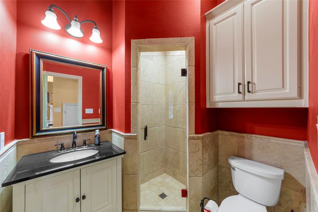 917 Hills Creek Drive, Mckinney, TX 75072