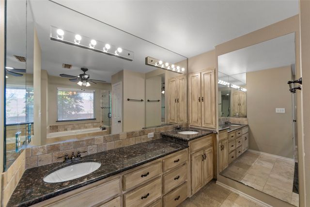 917 Hills Creek Drive, Mckinney, TX 75072