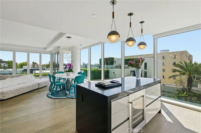 9000 W 3rd Street 409, Los Angeles, CA 90048