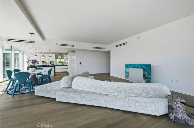 9000 W 3rd Street 409, Los Angeles, CA 90048