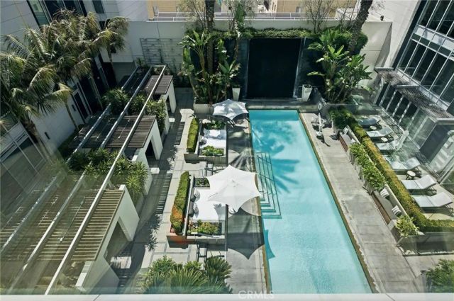 9000 W 3rd Street 409, Los Angeles, CA 90048