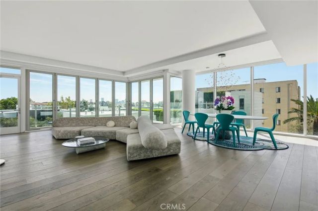 9000 W 3rd Street 409, Los Angeles, CA 90048