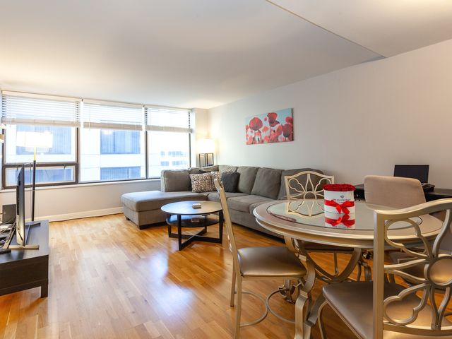 233 E Erie Street 1907, Chicago, IL 60611