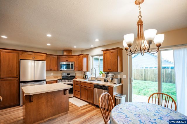 361 W Jadon Dr, Lebanon, OR 97355