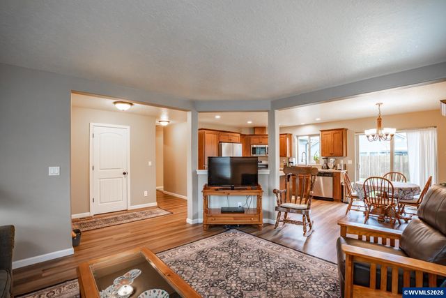 361 W Jadon Dr, Lebanon, OR 97355