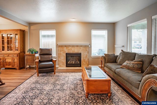 361 W Jadon Dr, Lebanon, OR 97355