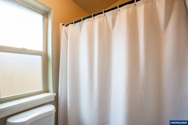 361 W Jadon Dr, Lebanon, OR 97355