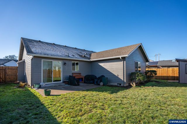 361 W Jadon Dr, Lebanon, OR 97355