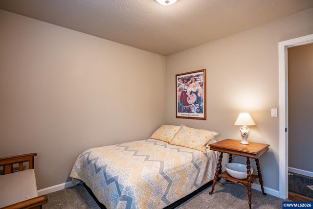 361 W Jadon Dr, Lebanon, OR 97355