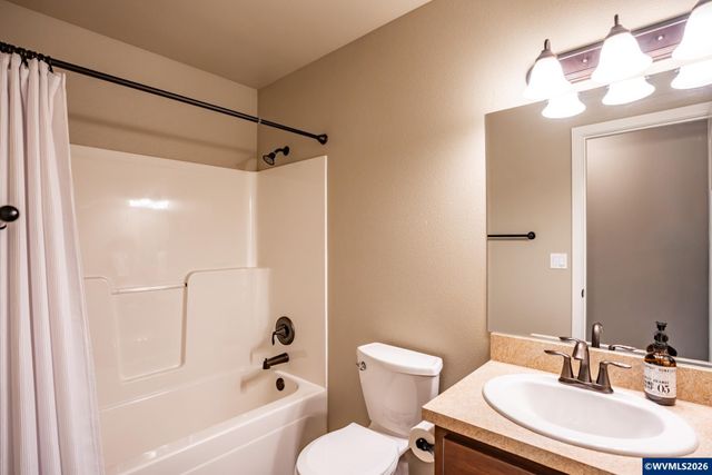 361 W Jadon Dr, Lebanon, OR 97355