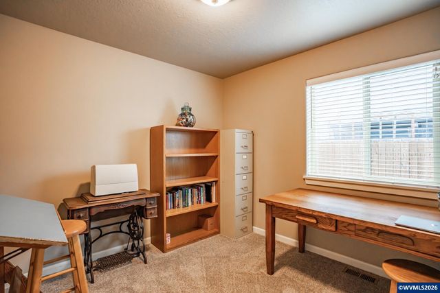 361 W Jadon Dr, Lebanon, OR 97355