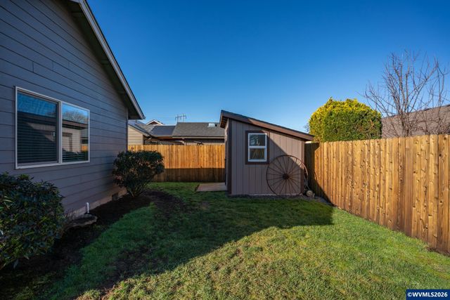 361 W Jadon Dr, Lebanon, OR 97355