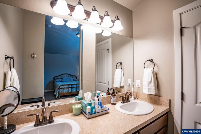 361 W Jadon Dr, Lebanon, OR 97355