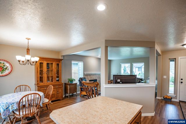 361 W Jadon Dr, Lebanon, OR 97355