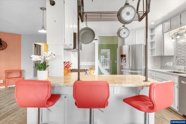 1290 Linnwood Dr NE, Albany, OR 97322