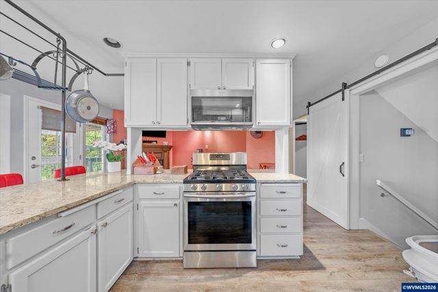 1290 Linnwood Dr NE, Albany, OR 97322