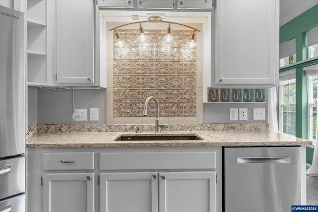 1290 Linnwood Dr NE, Albany, OR 97322