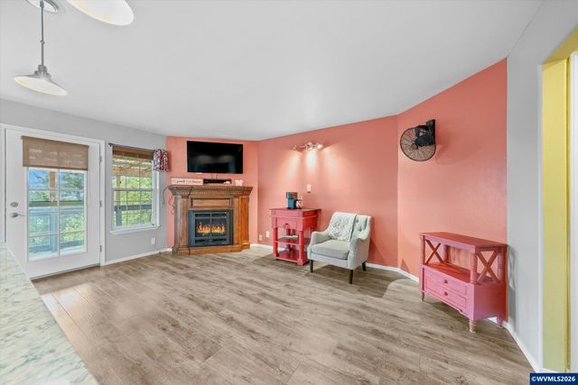 1290 Linnwood Dr NE, Albany, OR 97322