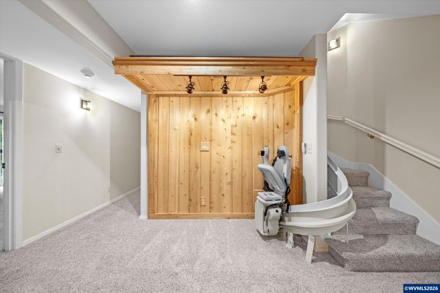 1290 Linnwood Dr NE, Albany, OR 97322