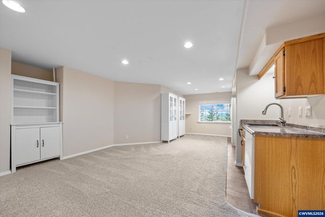 1290 Linnwood Dr NE, Albany, OR 97322