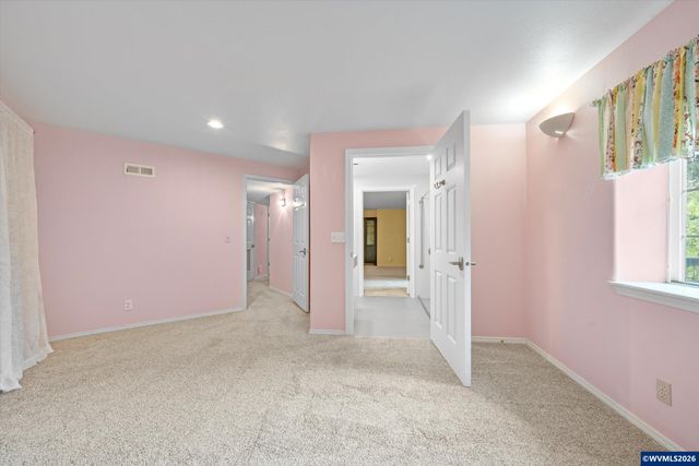 1290 Linnwood Dr NE, Albany, OR 97322