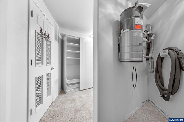 1290 Linnwood Dr NE, Albany, OR 97322