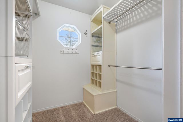 1290 Linnwood Dr NE, Albany, OR 97322