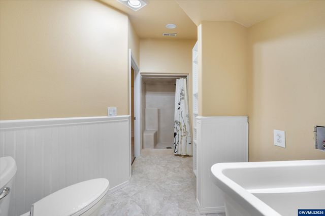 1290 Linnwood Dr NE, Albany, OR 97322