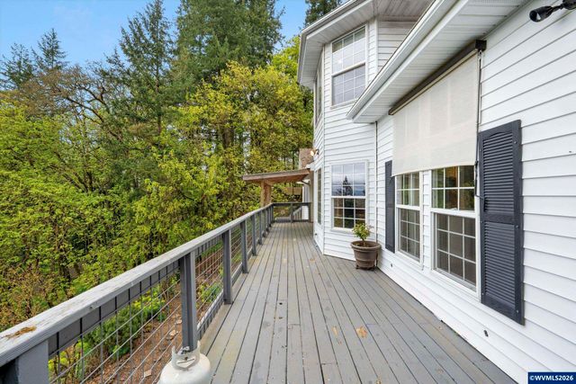 1290 Linnwood Dr NE, Albany, OR 97322