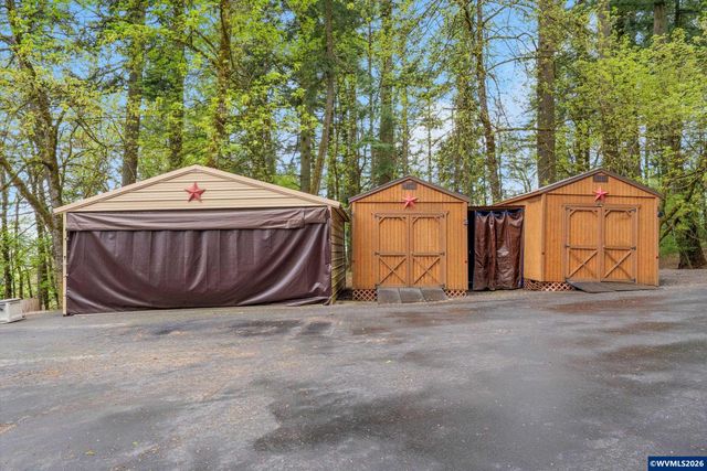 1290 Linnwood Dr NE, Albany, OR 97322