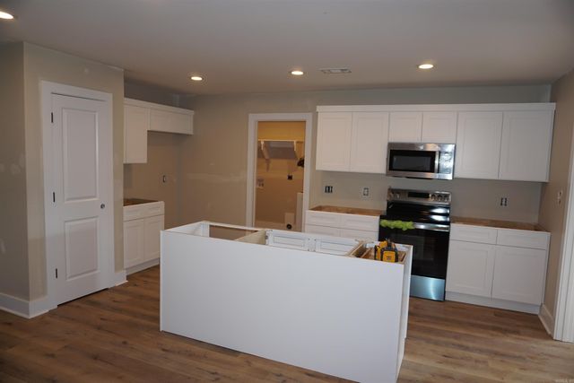 1061 Mark Cir, Jonesboro, AR 72404