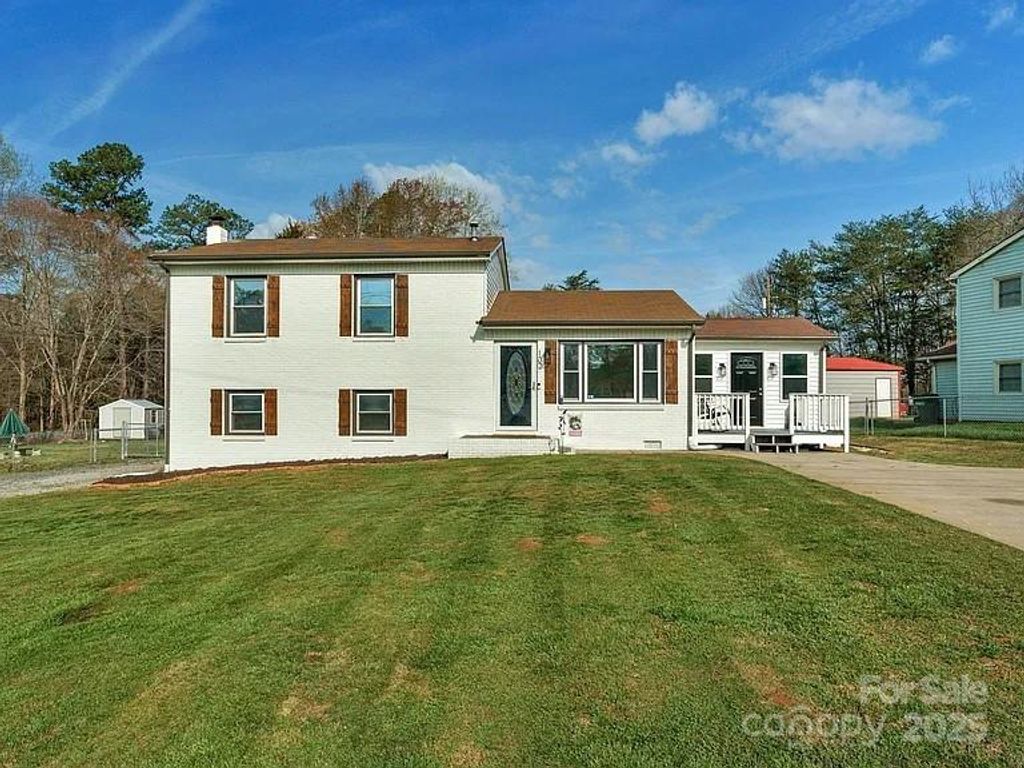 102 Wingate Drive, Stanley, NC 28164