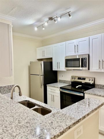 4323 BAYSIDE VILLAGE DRIVE 202, Tampa, FL 33615