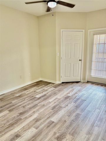 4323 BAYSIDE VILLAGE DRIVE 202, Tampa, FL 33615