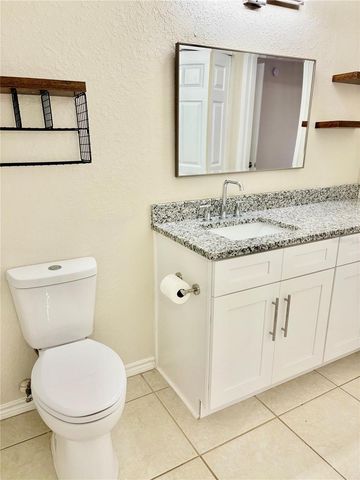 4323 BAYSIDE VILLAGE DRIVE 202, Tampa, FL 33615