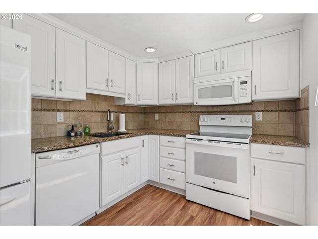10820 Sw MEADOWBROOK Dr 60, Portland, OR 97224