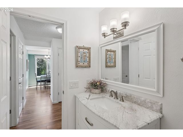 10820 Sw MEADOWBROOK Dr 60, Portland, OR 97224