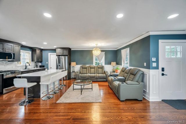 207 N Grove Street, Valley Stream, NY 11580