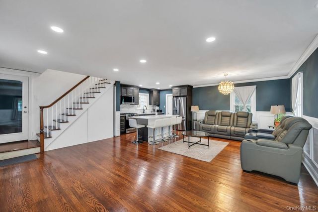 207 N Grove Street, Valley Stream, NY 11580