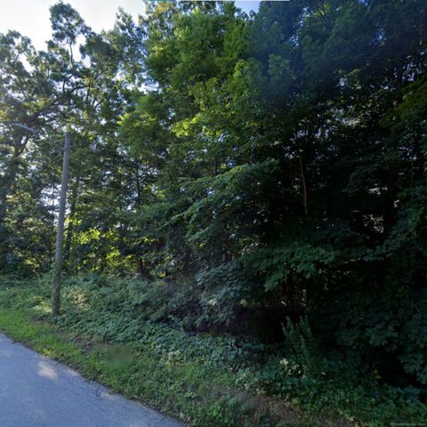 40 South Prospect Street, Putnam, CT 06260