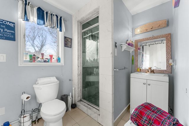 25 Auburn St, Saugus, MA 01906