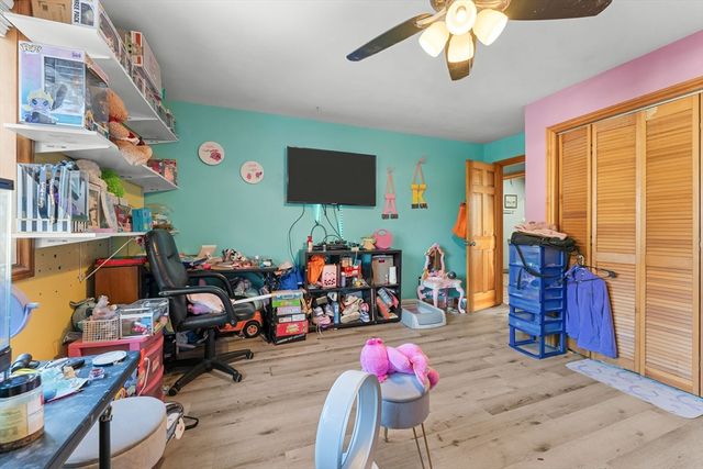 25 Auburn St, Saugus, MA 01906