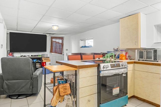 25 Auburn St, Saugus, MA 01906