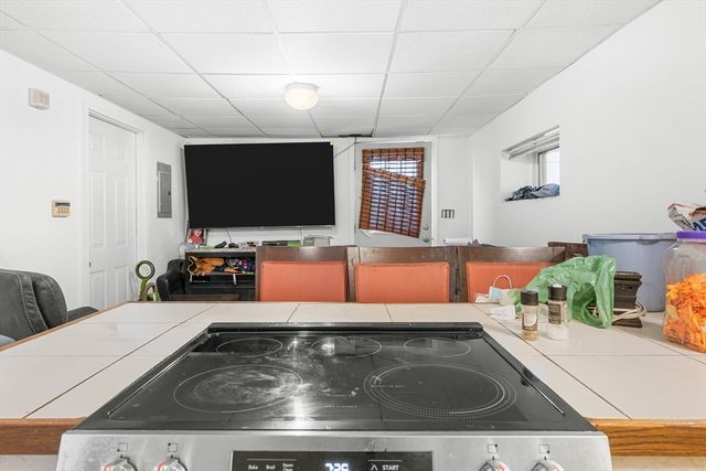 25 Auburn St, Saugus, MA 01906