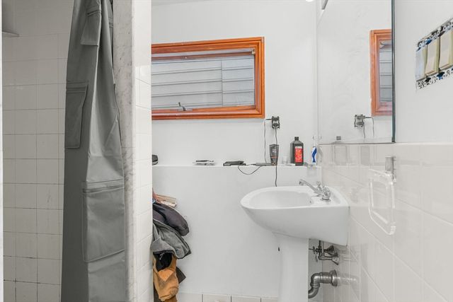 25 Auburn St, Saugus, MA 01906