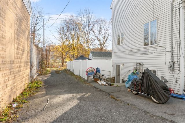 25 Auburn St, Saugus, MA 01906