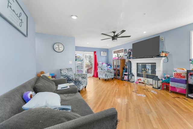 25 Auburn St, Saugus, MA 01906