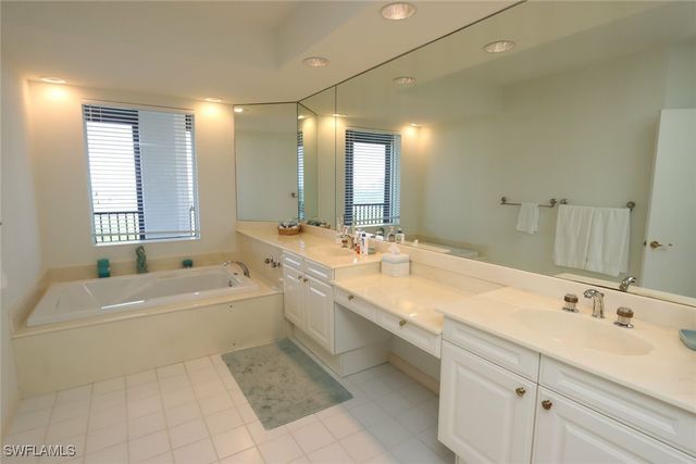 8990 Bay Colony DR 1203, Naples, FL 34108