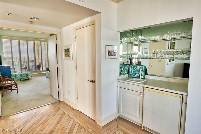 8990 Bay Colony DR 1203, Naples, FL 34108