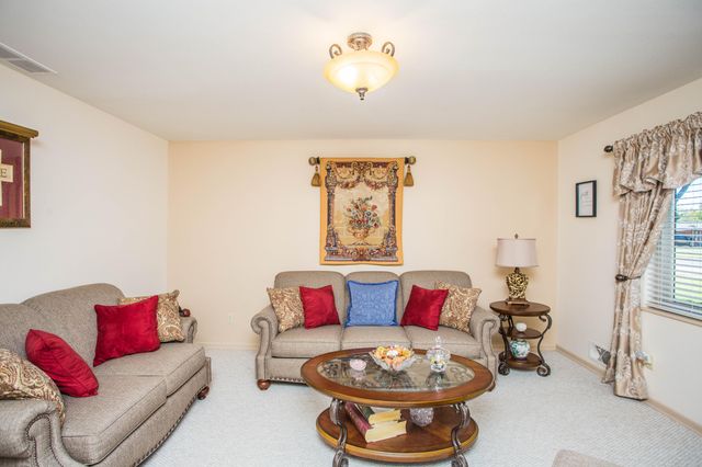 1208 Dallas Street, Plainview, TX 79072